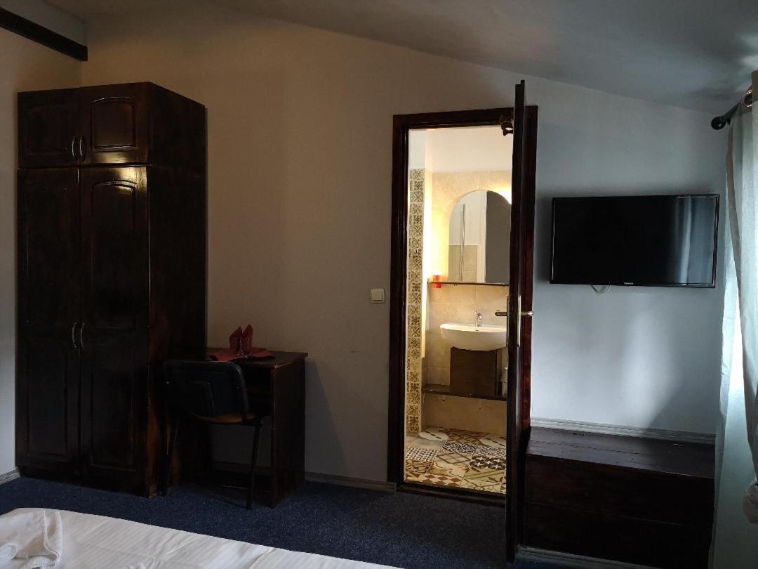 Pension Flamingo Брашов Экстерьер фото